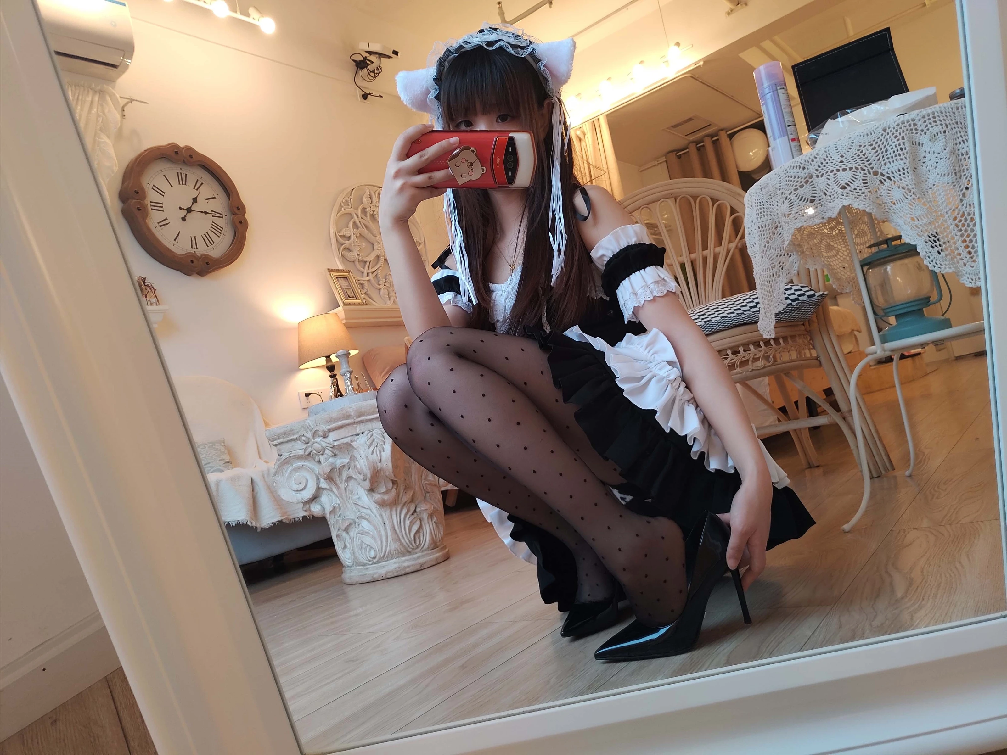 NO.060 对镜女仆 - 1预览