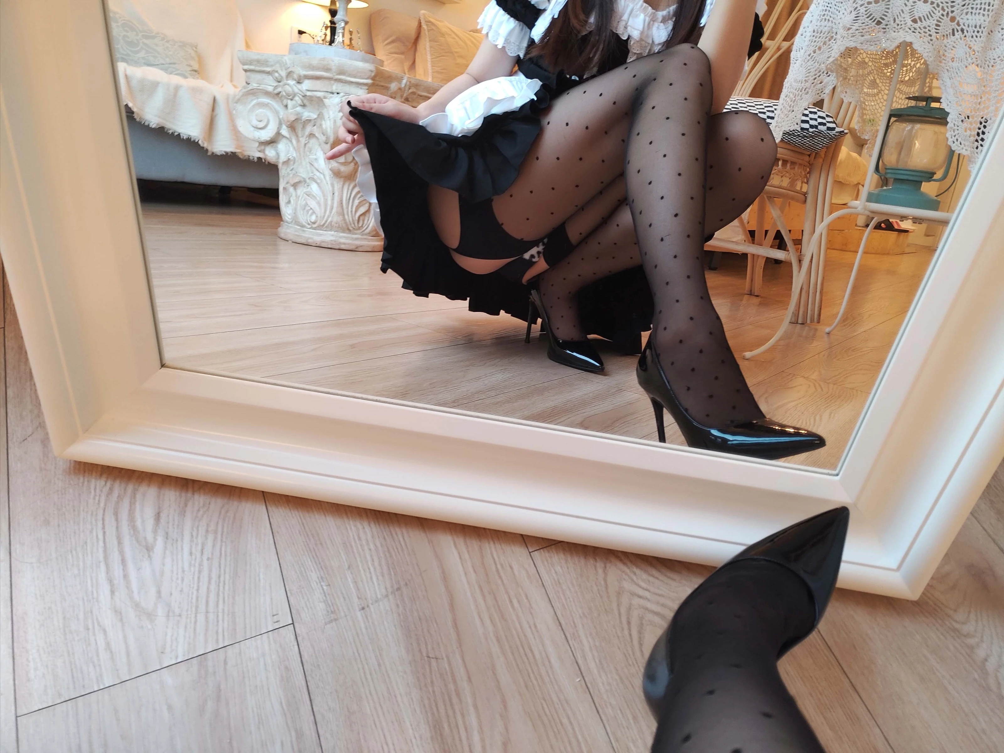 NO.060 对镜女仆 - 4预览