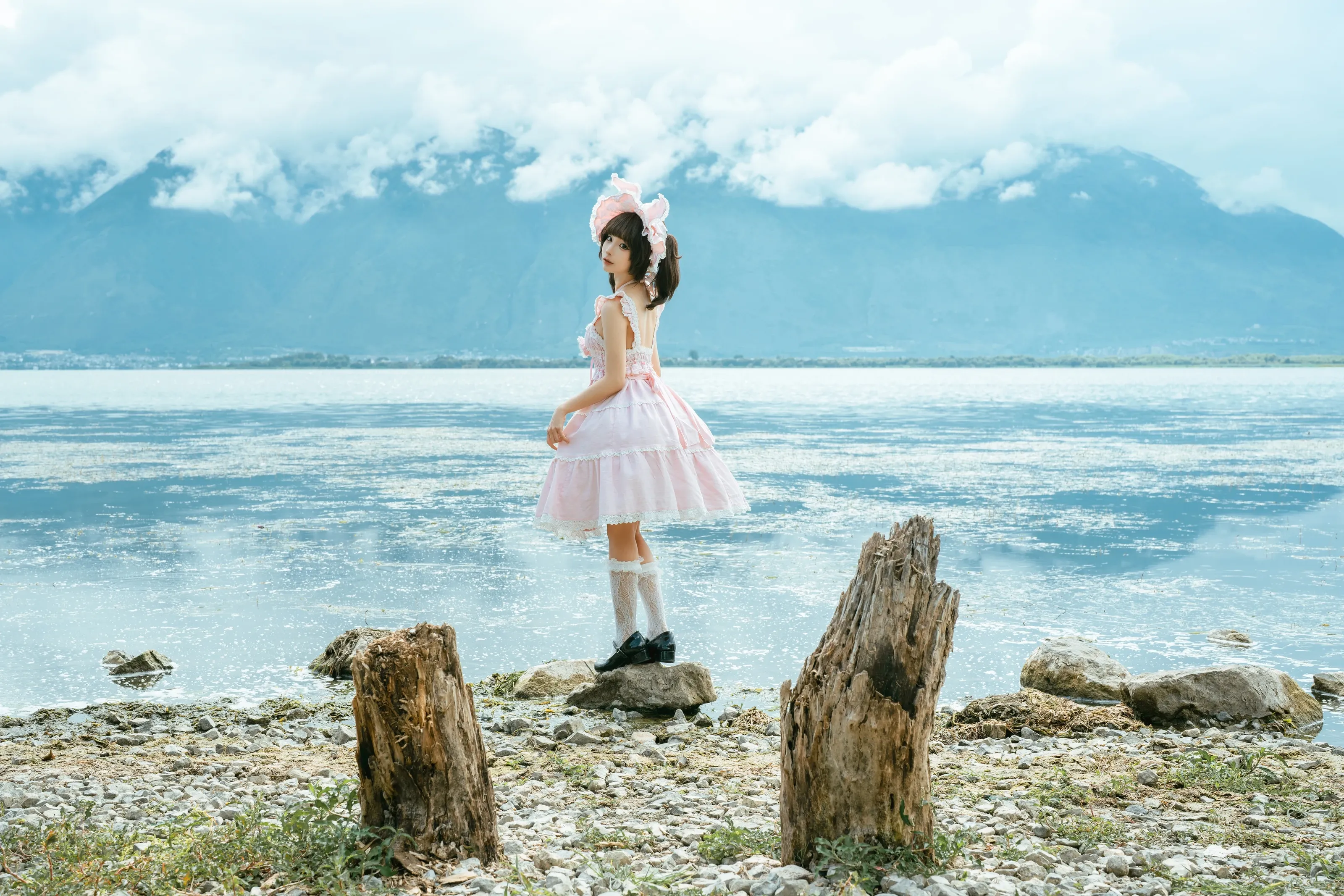 NO.284 湖边的少女 - 2预览