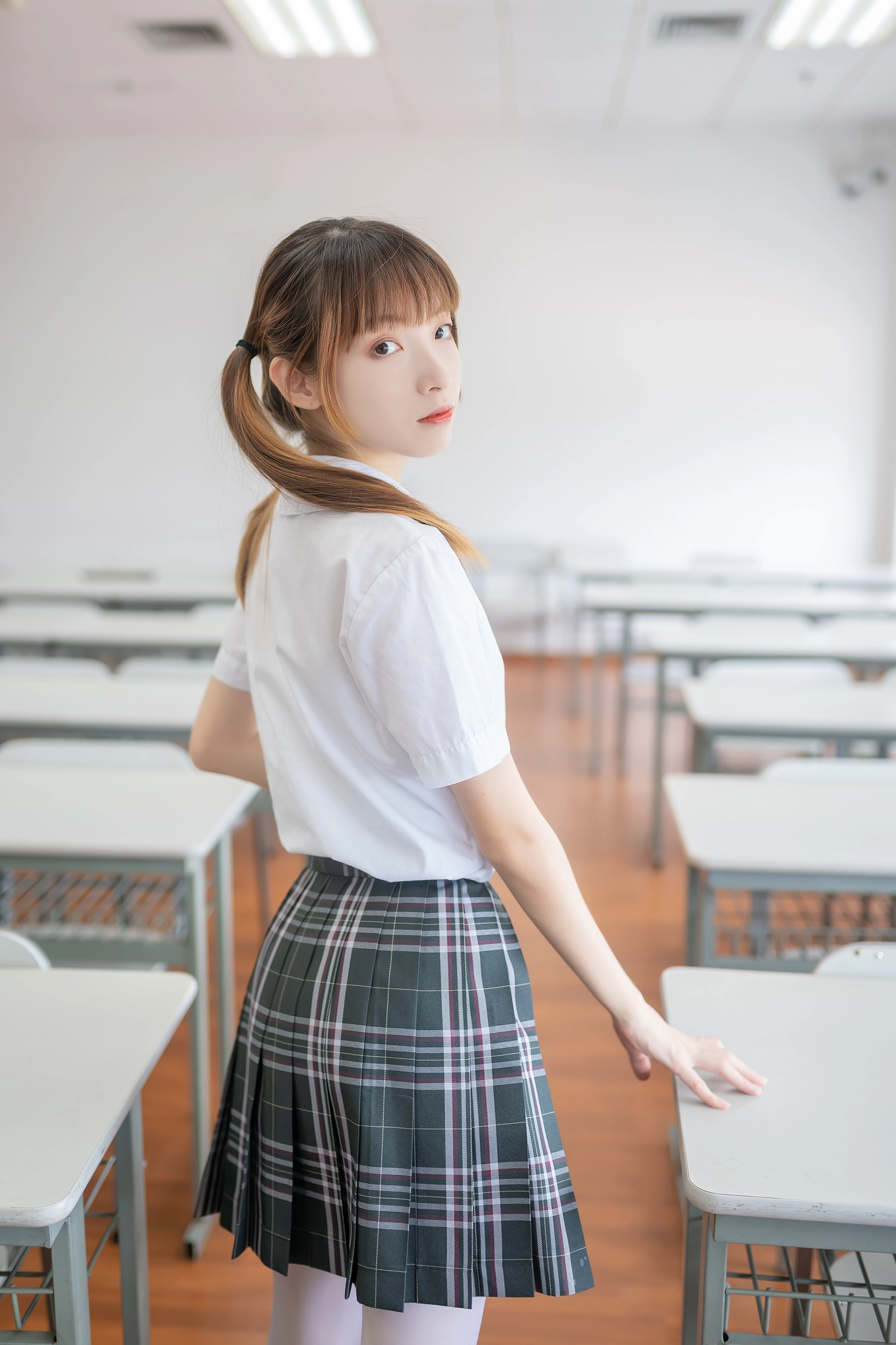 NO.009 白丝双马尾少女 - 3预览
