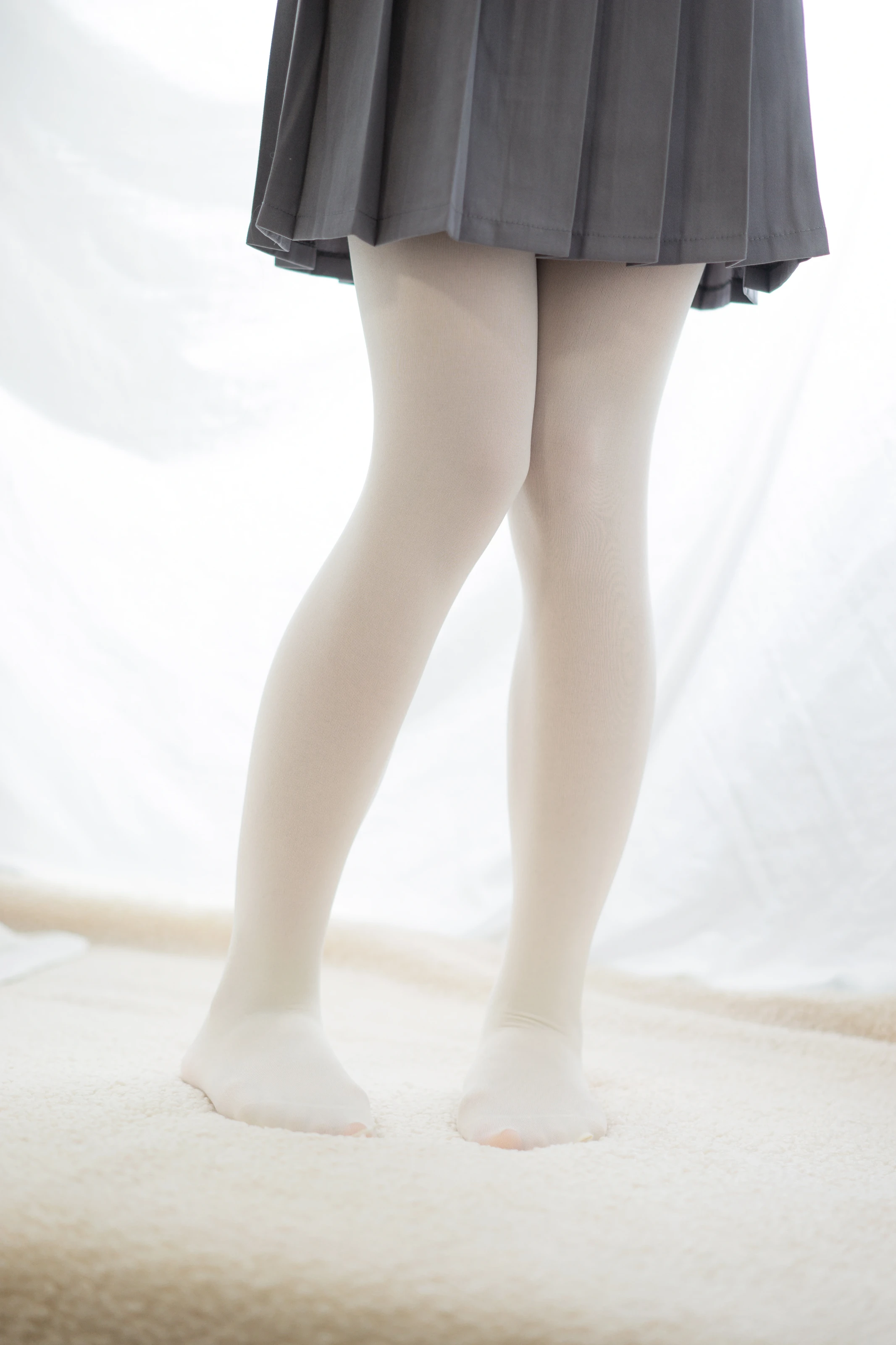 NO.026 喵写真 VOL.017 眼镜学妹丝足 - 4预览