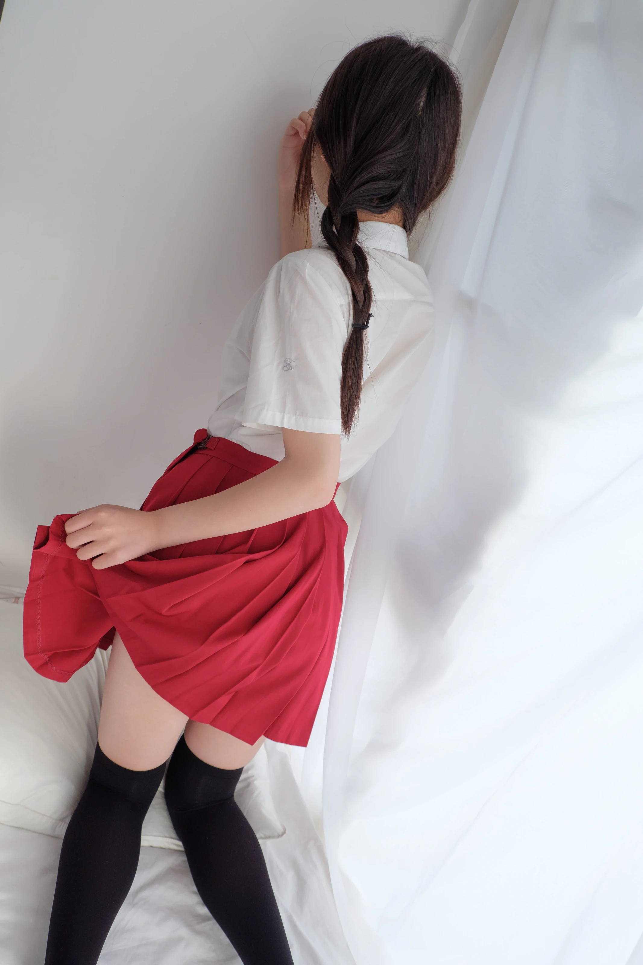 NO.022 喵写真 VOL.013 红裙黑丝 - 1预览