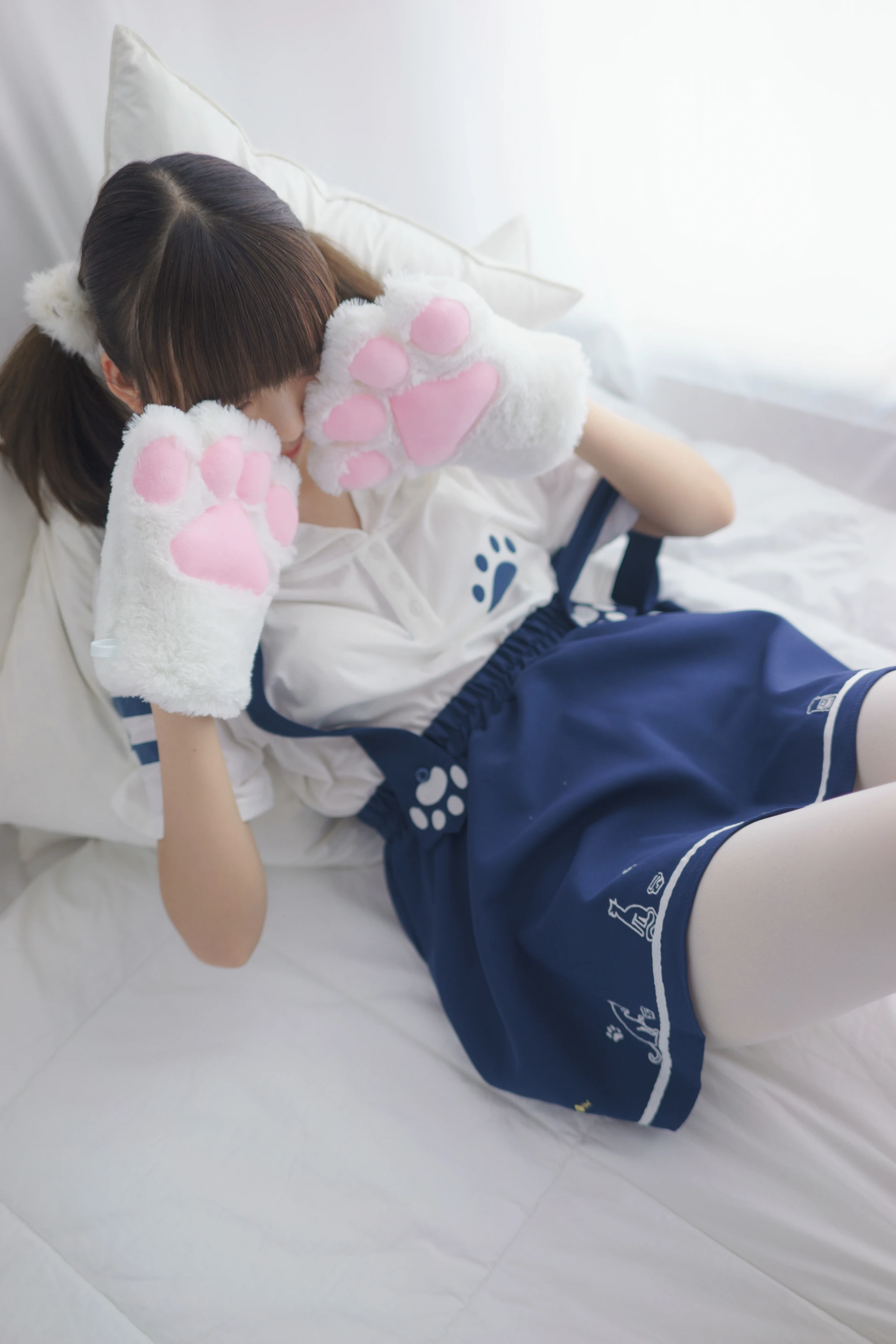 NO.014 喵写真 VOL.005 可爱熊女孩白丝 - 2预览