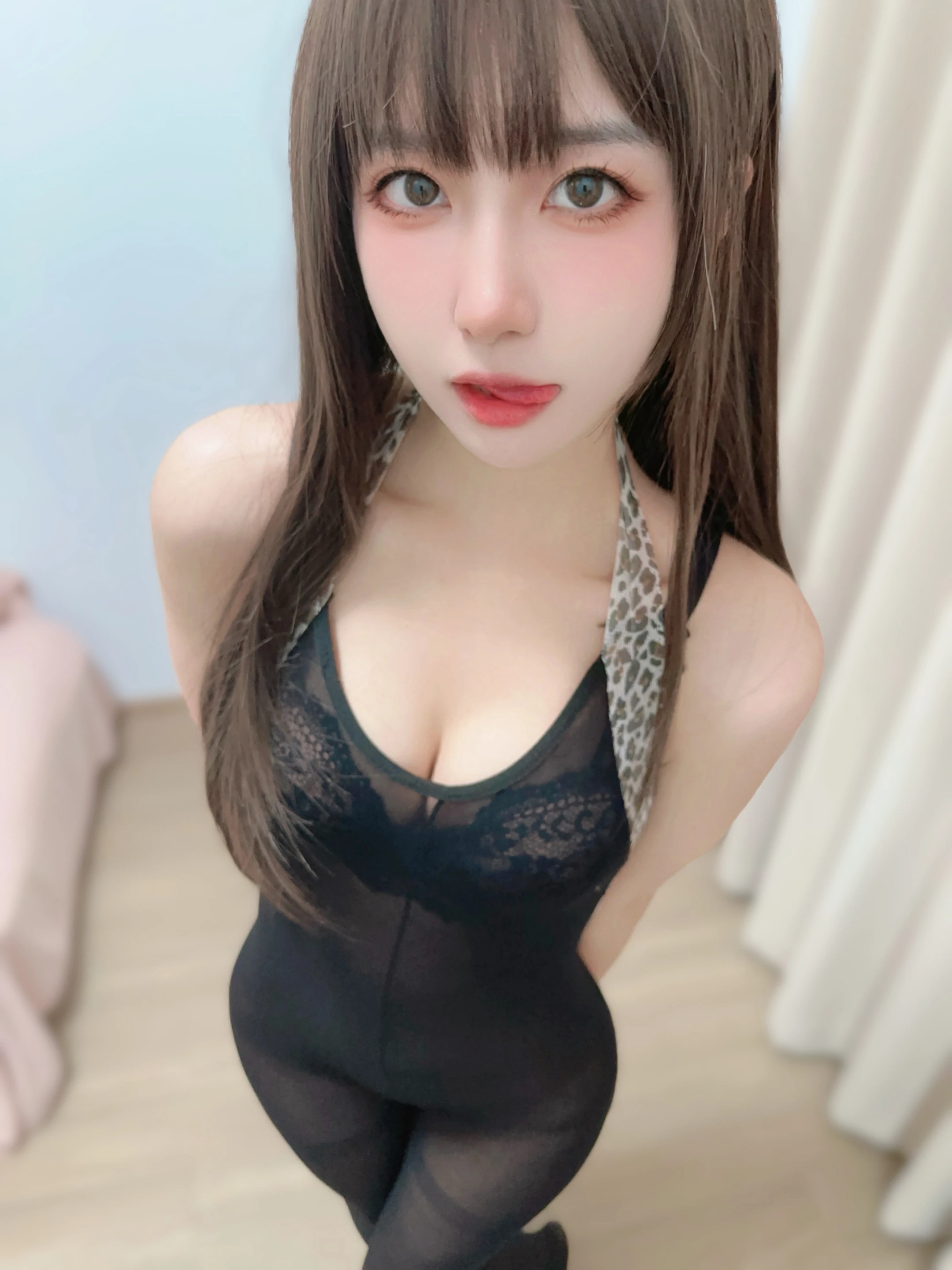NO.195 黑丝一线天 - 2预览