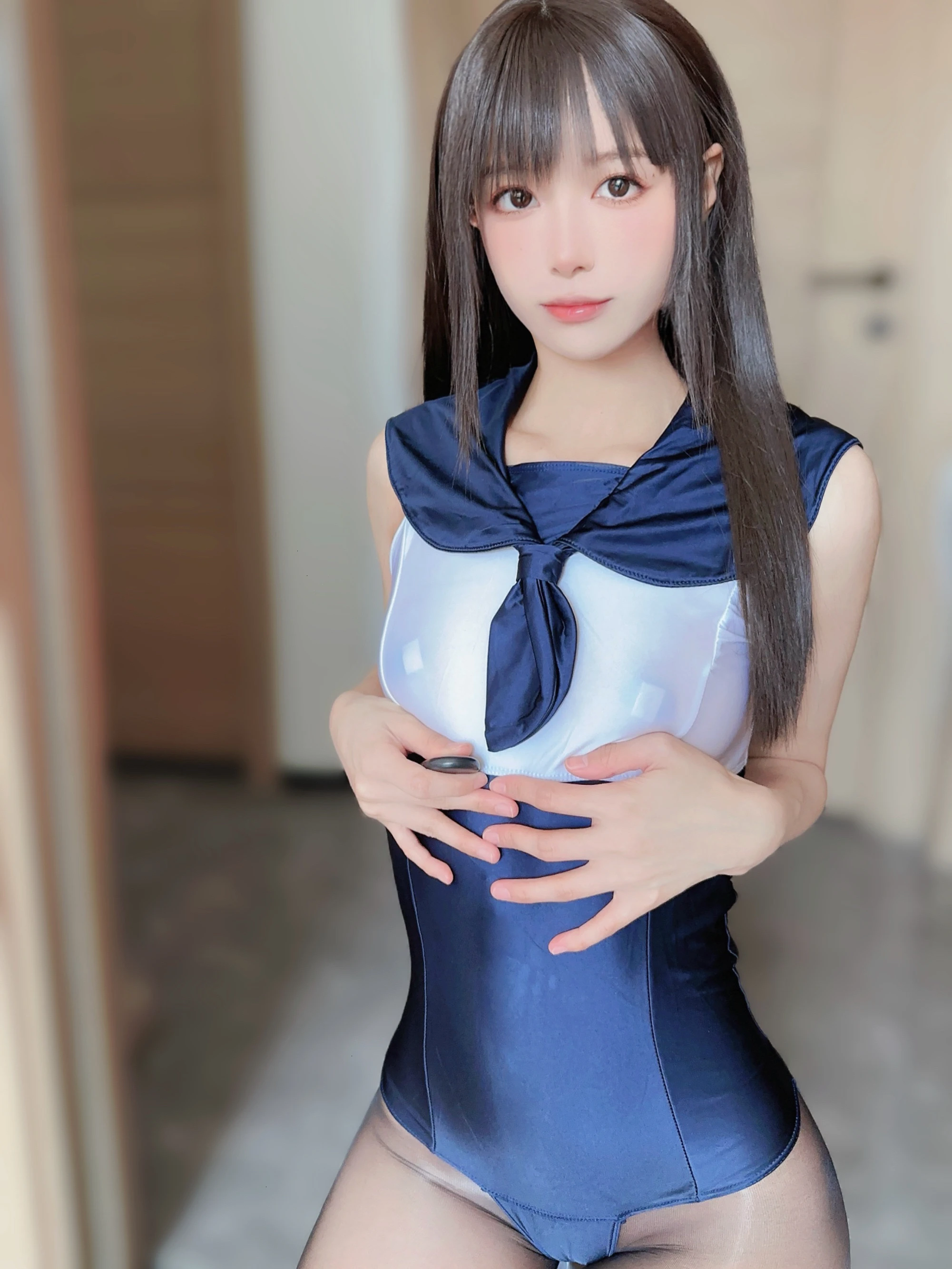 NO.069 无内黑丝蜜臀美腿 - 3预览